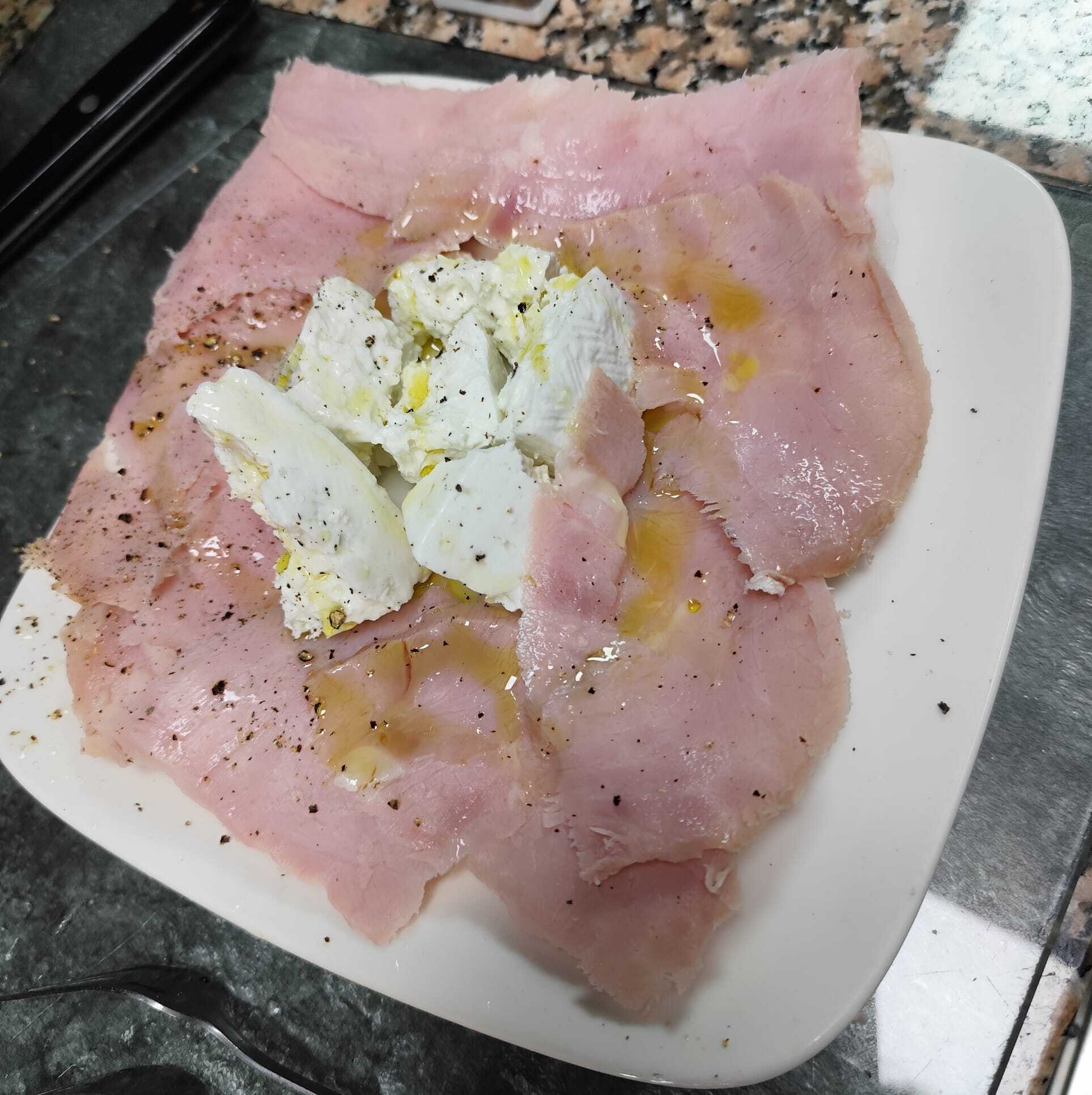 Lacón y queso fresco