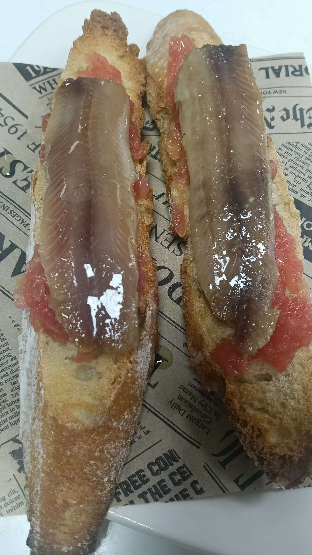 Tostas: anchoa, boquerones o sardinas